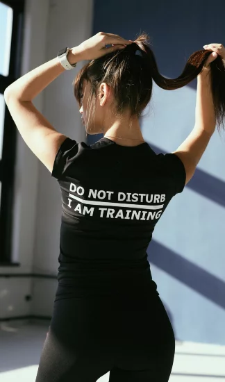 Футболка DO NOT DISTURB/I'M TRAINING